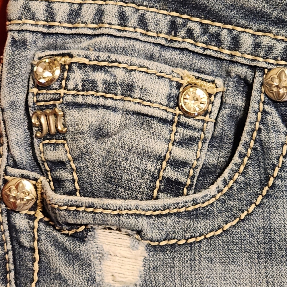 Miss Me Jeans sz. 27.  Waist  32.    CLB - Picture 3 of 9